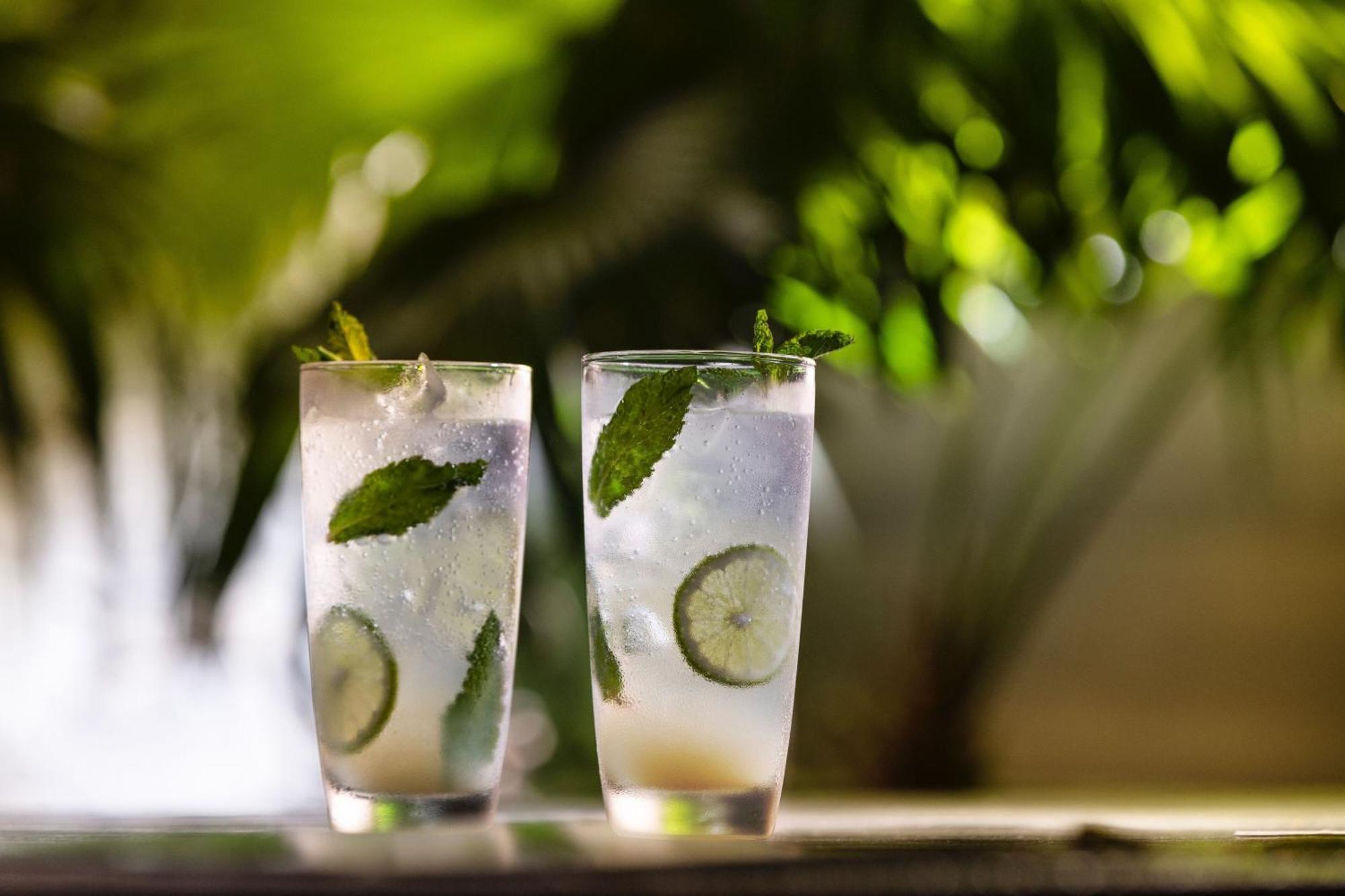 Santa Marta Marriott Resort Playa Dormida Екстер'єр фото A caipirinha cocktail