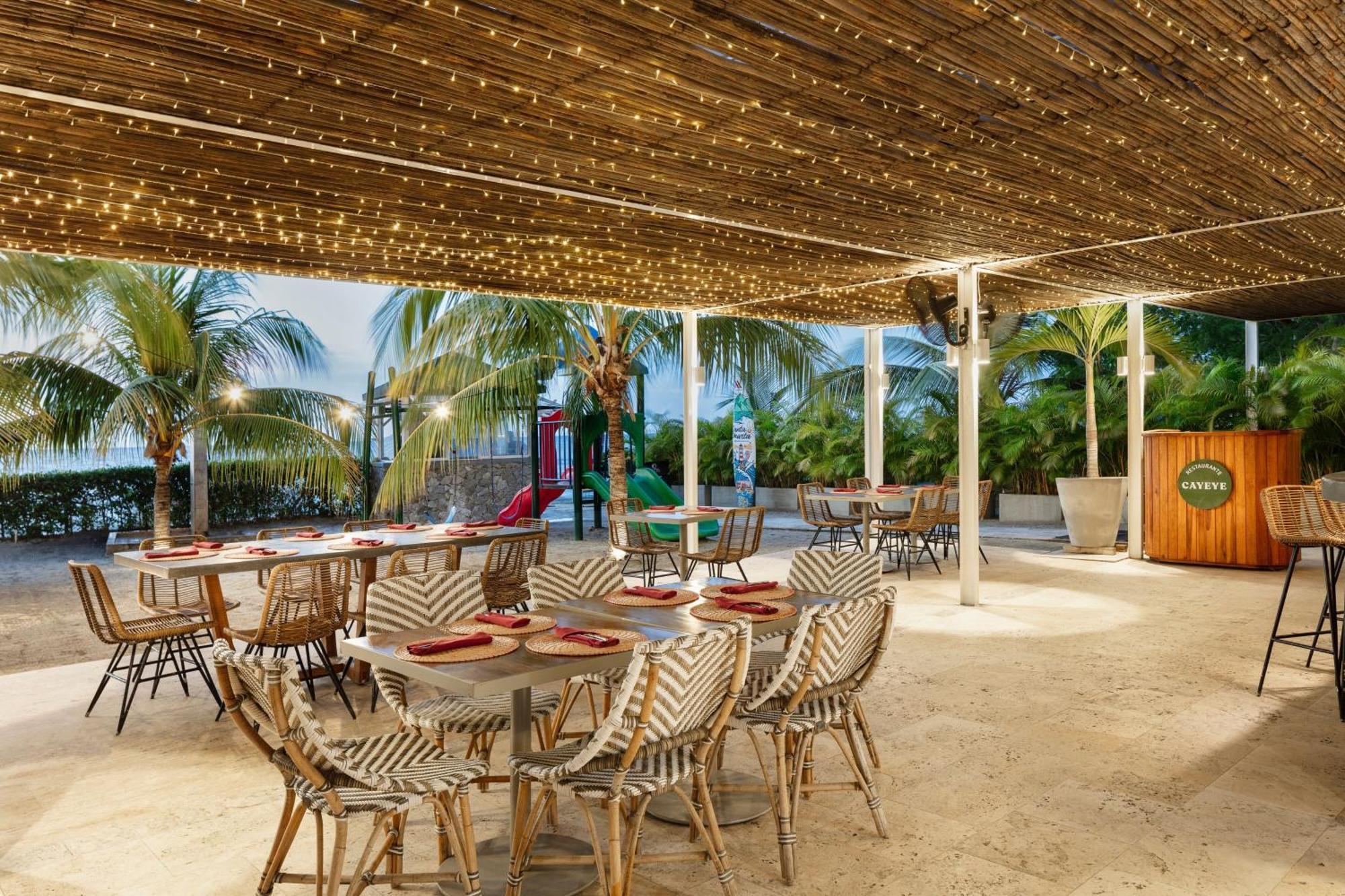 Santa Marta Marriott Resort Playa Dormida Екстер'єр фото The Beach Club